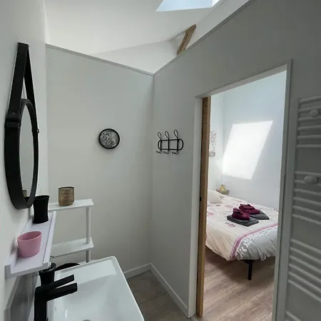 Maison Les Iris - 2 Et 2 Salles De Bain - 2 A 4 Personnes - Futuroscope Nyaraló